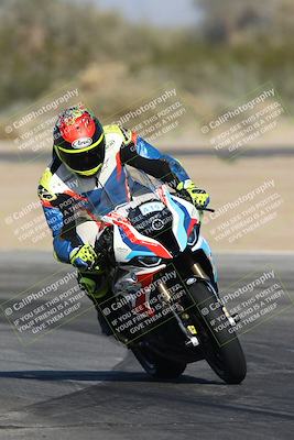 media/Jan-15-2026-Racers Edge (Thu) [[dfebeb70ab]]/2-A Group/Session 5 Turn 2/